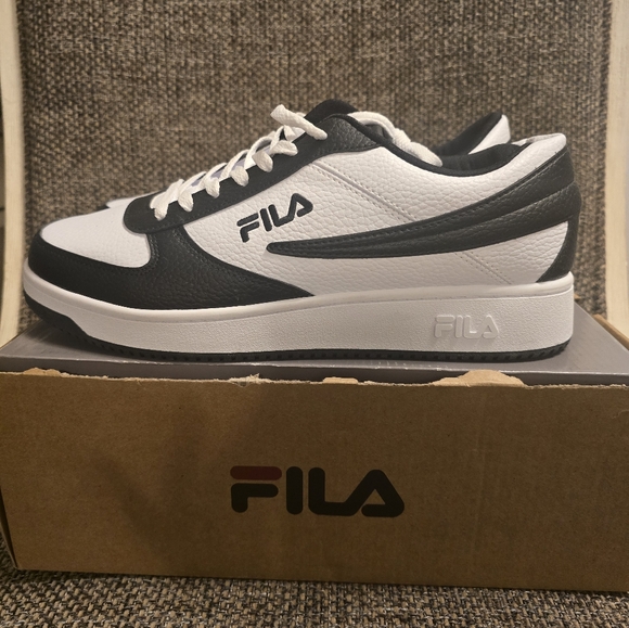 NEW Mens 10.5 FILA A-Low Sneakers - Picture 2 of 6